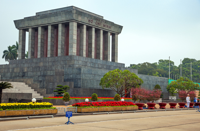 Vietnam - hanoi_ho chi minh_mausoleum_06