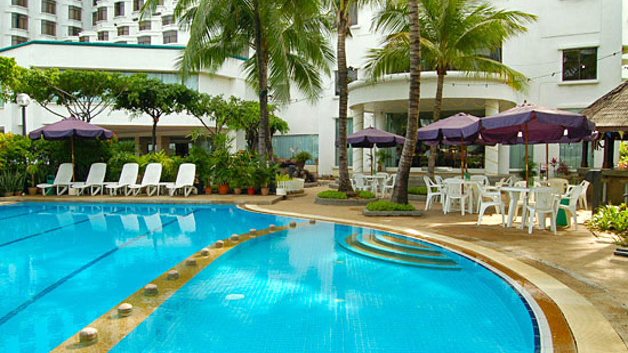 kota kinabalu - promenade hotel pool_01