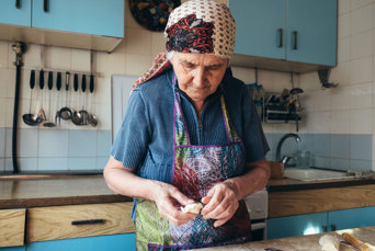 Tilberedelse af dumplings på georgisk