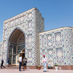 En af mange berømte moskéer i Samarkand, Usbekistan