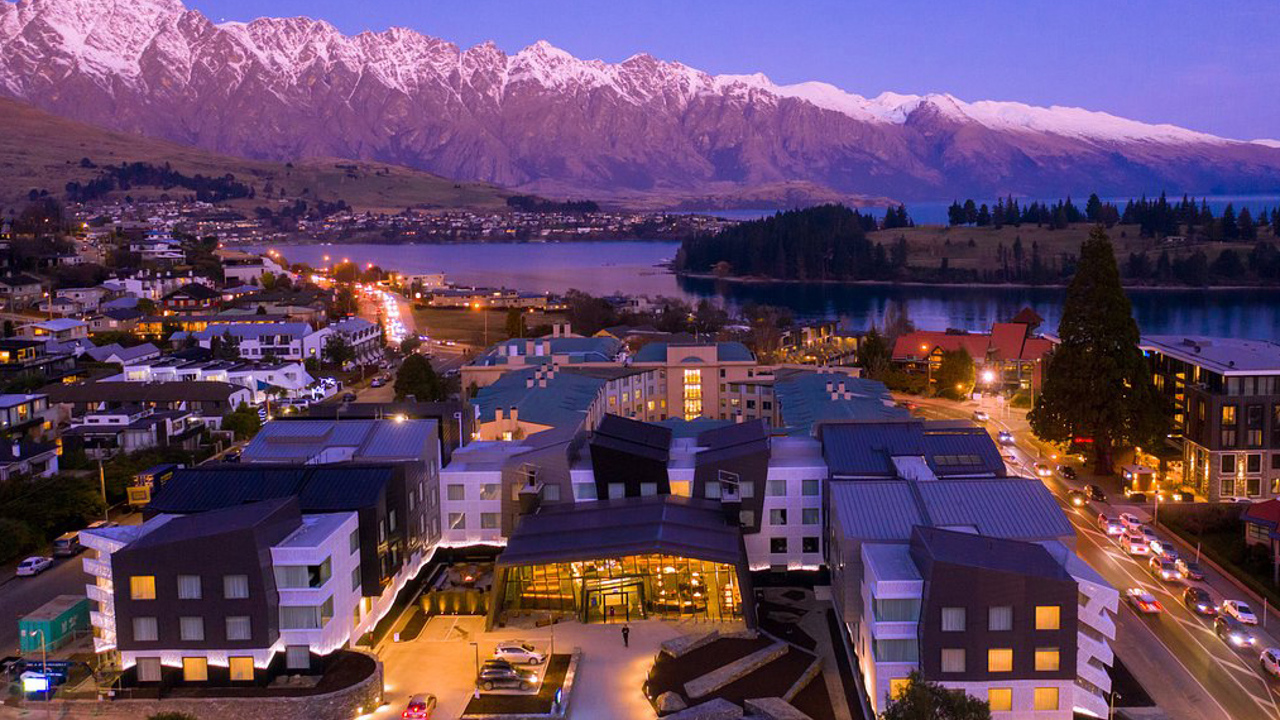Holiday Inn Express Queenstown New Zealand 03