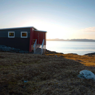 Inuk_hostels_hytter_udsigt_havet_02