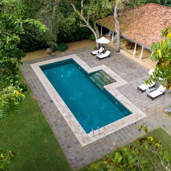 Taru Villas Pool3