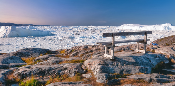 ilulissat_sermermiut bopladsen_baenk med udsigt