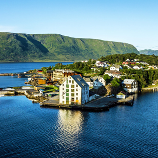 Fiskerbyen Ålesund midt i Norges turistcentrum
