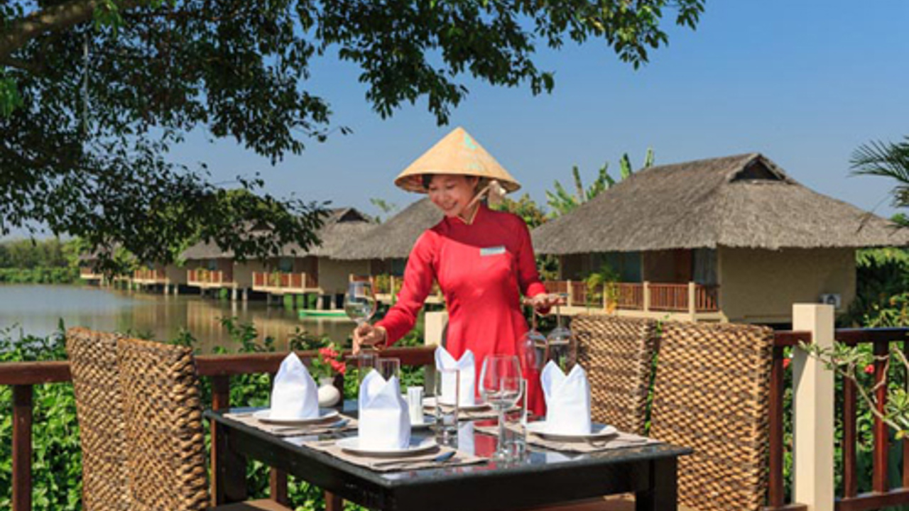 vietnam - mekong riverside_restaurant_01