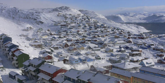 Brasserie Hotel Qaqortoq Aerial Byen Vinter