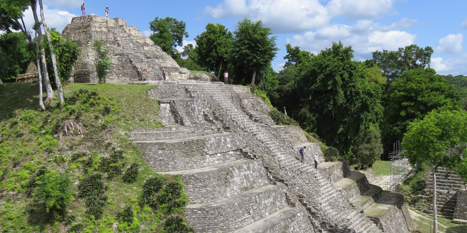 guetemala_peten_yaxha_pyramide_05