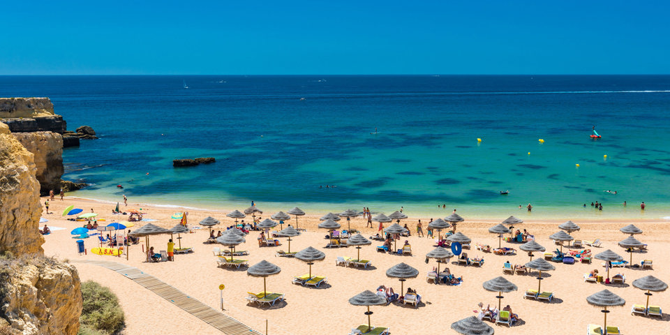 Algarve Albufeira Strand 01 Shutterstock 2059852805