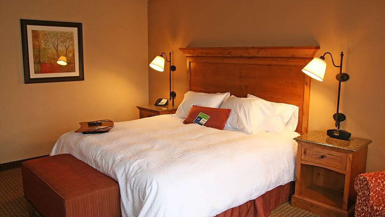 Hampton Inn Buffalo Wyoming USA WY One Bed Room 01