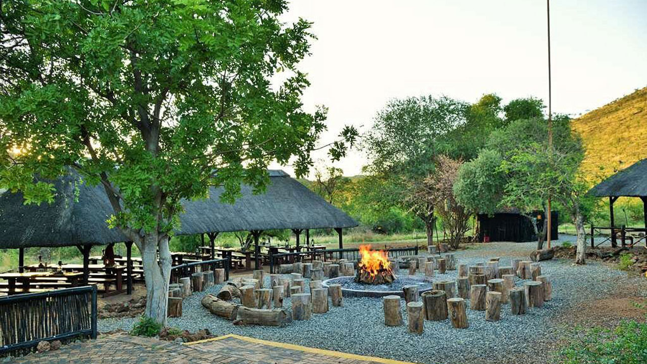 Bakubung Bush Lodge Lounge 02