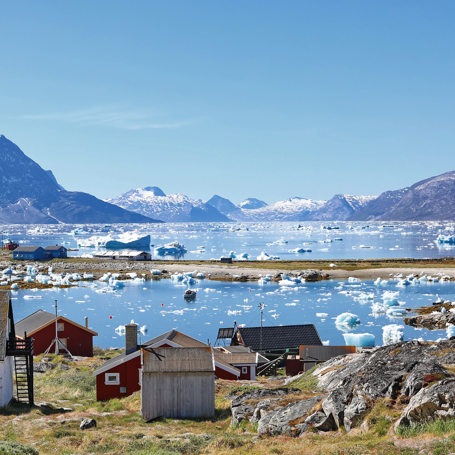 Nuuk_fiskerlandsby_fjord_01