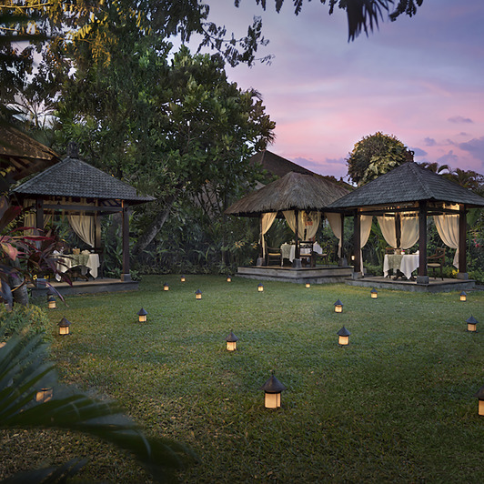 bali - sanur - The Pavillions_Restaurant_garden