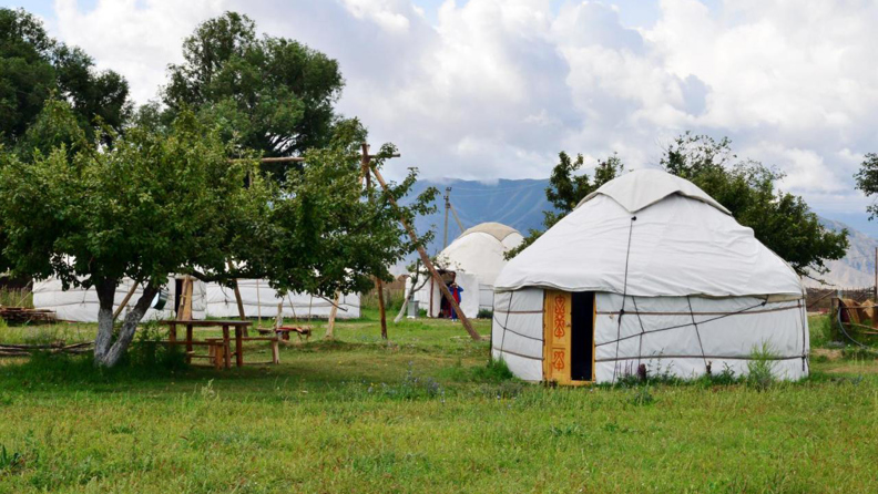Almaluu Yurt Camp 03