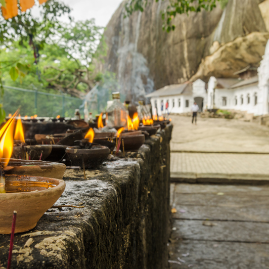 Golden Rock-templet i Dambulla