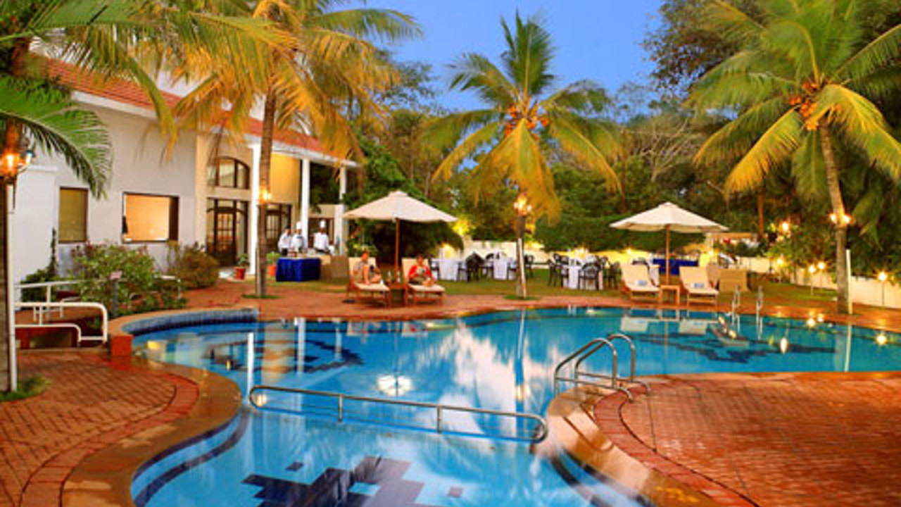 indien - Tanjore - thanjavur sangam resort_pool_swim