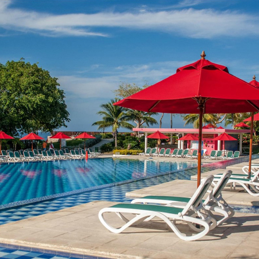colombia - hotel royal decamaron_pool omraade_02