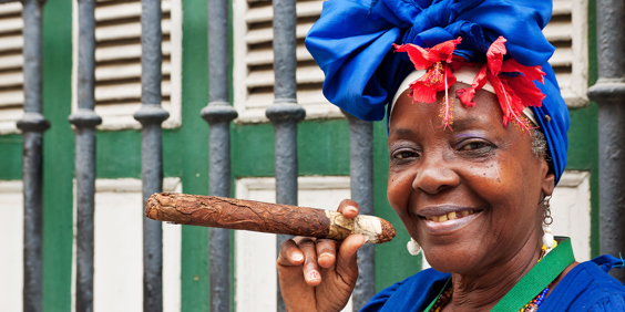 cuba - havana_befolkning_kvinde_cigar_02