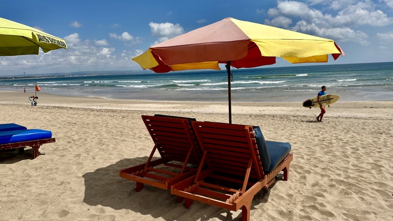 Puri Raja Legian Beach Infront