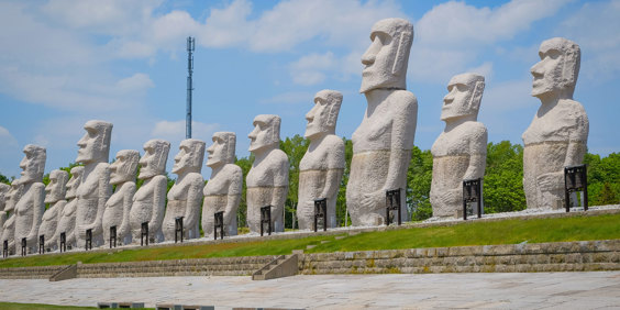 Sapporo Makomanai Takino Cemetery Moai Statuer 1307815447