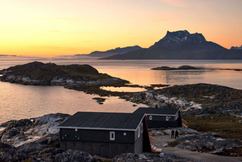 Inuk_hostels_hytte_udsigt_havet_01