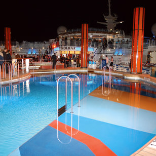 royal caribbean_freedom of the seas_pool_05