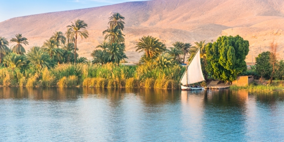 Egypten Luxor Nile Shutterstock 2452762957