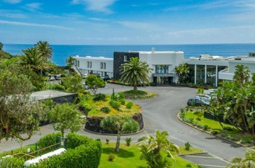 Caloura Hotel_front picture af the hotel_01