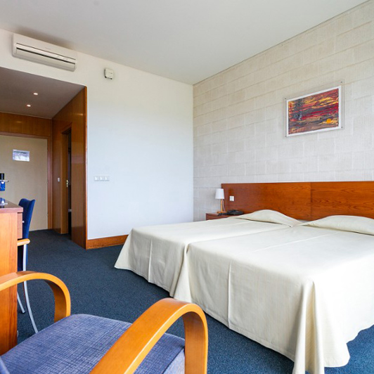 Hotel Colombo Double Twin Bedroom