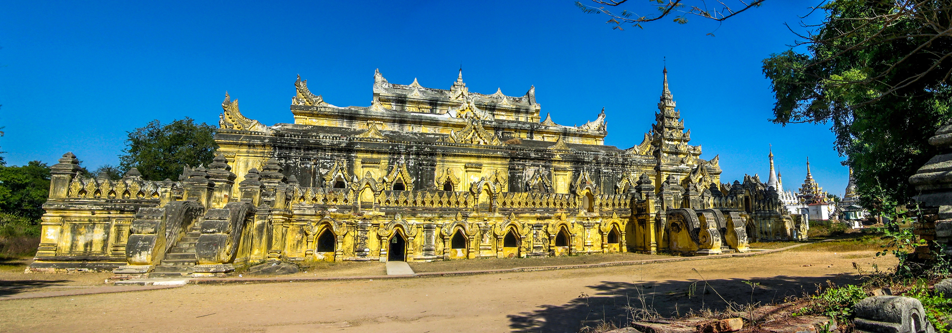 burma - madalay_inwa_maha aungmye bozan monestry_02