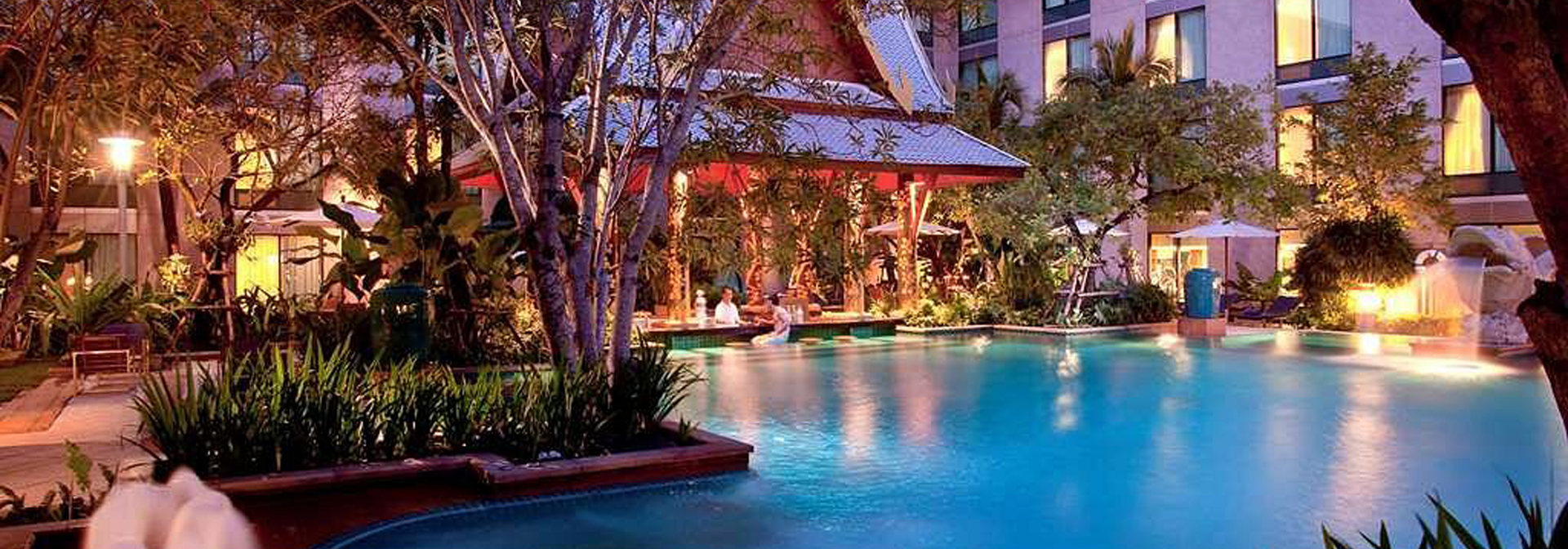 Novotel Bangkok Suvarnabhumi Airport Pool 01