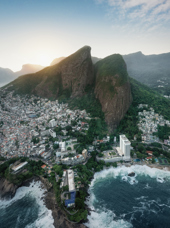 Dois Irmaos Mountain W Vidigal Favela