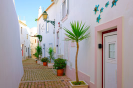 Algarve Albufeira Gade 01 Shutterstock 2410821173
