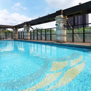 Fullon Hotel Taipei Central Pool 01