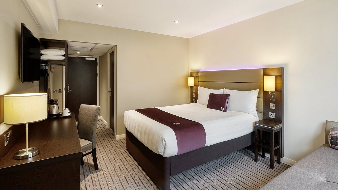 Premier Inn Lauriston Room