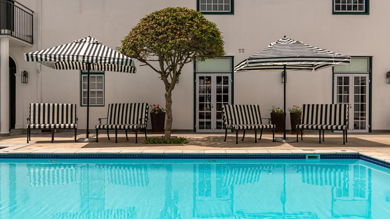 Winchester Boutique Hotel Pool01
